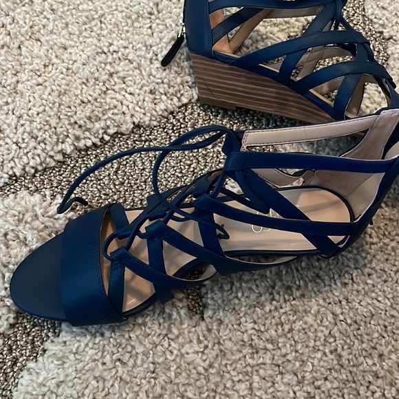 Franco Sarto wedge sandal - Picture 4 of 6